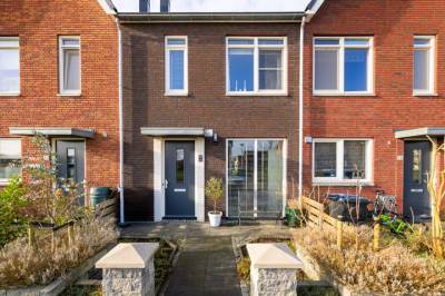 Woning Voomberghplantsoen 28 Maasdijk