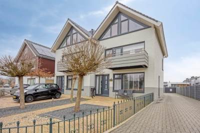 Woning Noordeinde 127 Roelofarendsveen