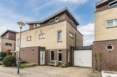 Woning Johanna Naberstraat 9 Rijen