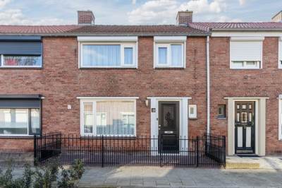 Woning van Bergenstraat 17 Zevenbergen