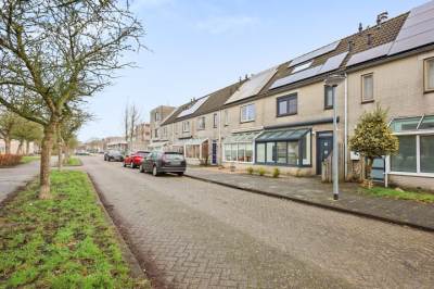 Woning Vergeet-mij-nietjestraat 13 Almere