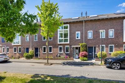 Woning Ko van Dijkplein 17 Den Haag
