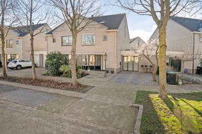 Woning Esdoornplantsoen 19 Almere