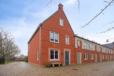 Woning Pieter van der Doesstraat 1 Oud-Beijerland