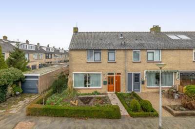 Woning Julianalaan 28 Zwartewaal