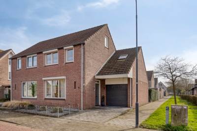 Woning Pastoor Fronhoffstraat 10 's-Heerenhoek
