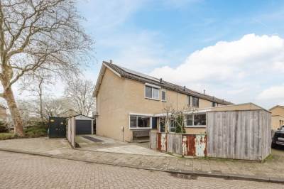 Woning Staringhof 1 Hellevoetsluis