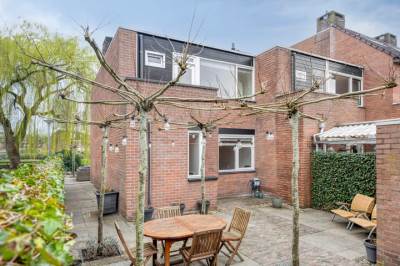 Woning Karmozijnbes 18 Rotterdam