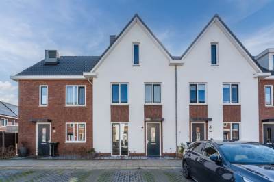 Woning Veenpluis 36 Roelofarendsveen