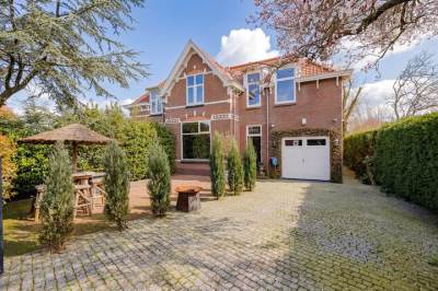 Woning Hooftstraat 136A Alphen aan den Rijn