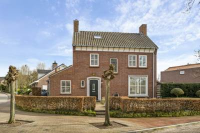 Woning Burgemeester van de Broekstraat 1 Haelen