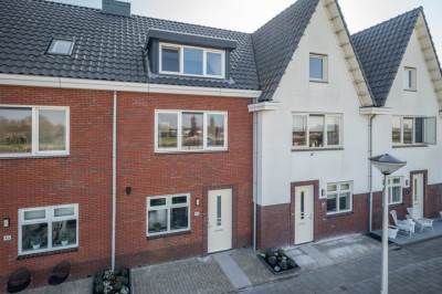 Woning Ad van der Steurzoom 44 Bergschenhoek