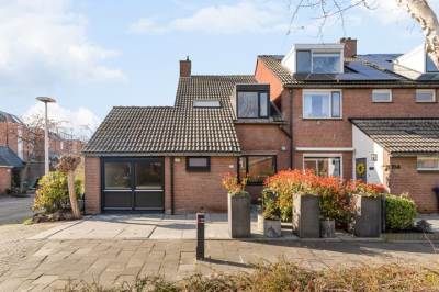 Woning Ring 196 Hendrik-Ido-Ambacht