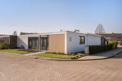 Woning Anna van Bourgondiëstraat 14 Sint-Annaland