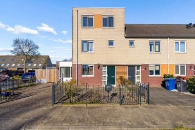 Woning Clare Lennartstraat 16 Almere