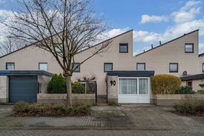 Woning Esdoornplantsoen 90 Almere