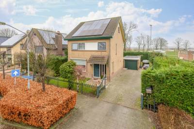 Woning Pastoor Lombartsstraat 24 Moerdijk