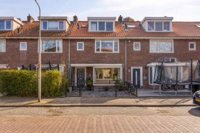 Woning Jhr.Mr.Dr. H.A. van Karnebeeklaan 14 Amstelveen