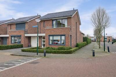 Woning Fresiastraat 25 Wijk en Aalburg