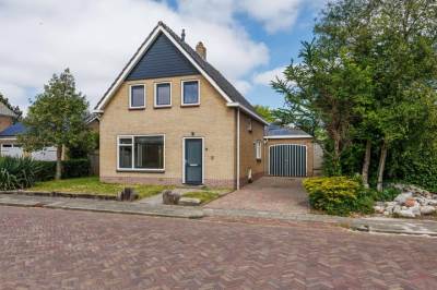 Woning Julianalaan 4 Midlum