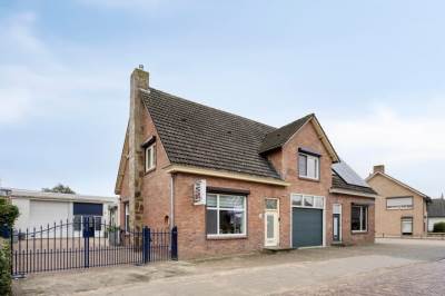 Woning Pastoor van Akenstraat 24 Vlijmen