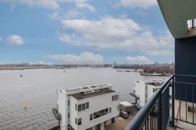 Woning Venetiëhof 130 Amsterdam