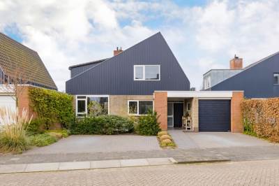 Woning van Matenesselaan 14 Lisse