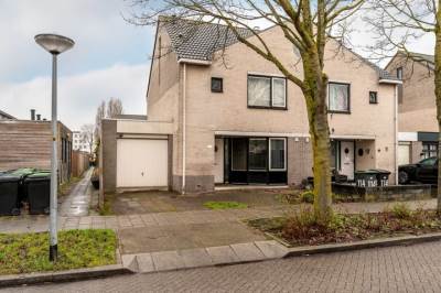 Woning Esdoornplantsoen 116 Almere