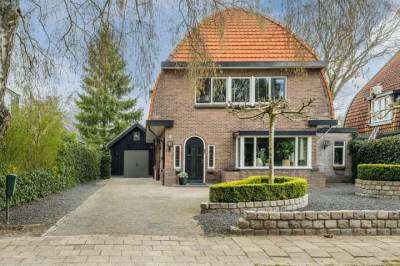 Woning van Lenneplaan 33 Soest