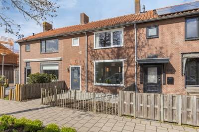 Woning Admiraal de Ruyterstraat 102 Oud-Beijerland