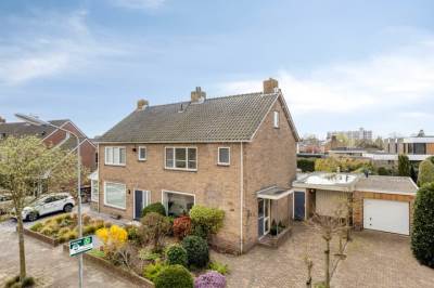 Woning Graaf van Aremberglaan 23 Heemskerk