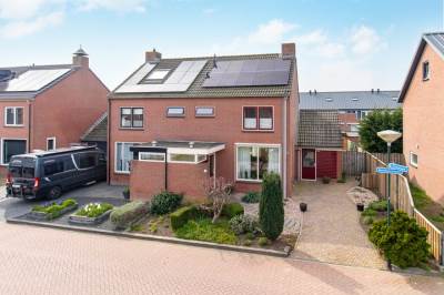 Woning Meidoornlaan 7 Almkerk