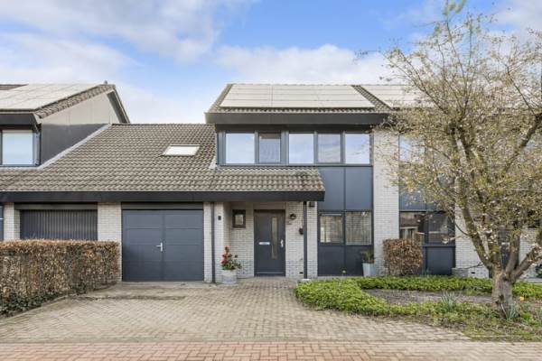 Woning Wiardi Beckmanhof 51 Oosterhout (NB)