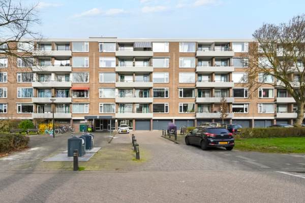 Woning Burgemeester Caan van Necklaan 504 Leidschendam