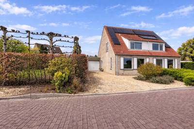 Woning Pastoor J.A.M. van den Muijsenbergstraat 27 Hoofdplaat