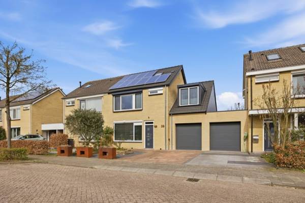 Woning Burgemeester van Grotenhuisstraat 39 Oosterhout (NB)