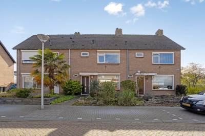 Woning van Nesstraat 4 Dinteloord