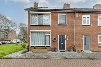 Woning van der Waalstraat 27 Geertruidenberg