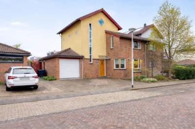 Woning van Ruysdaellaan 54 Bergschenhoek