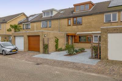 Woning Staringhof 42 Hellevoetsluis