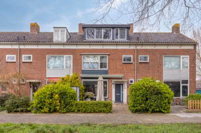 Woning Johan van Oldenbarneveldtlaan 48 Uithoorn