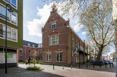 Woning Weeshuisplein 18 Vlaardingen