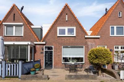 Woning Pastoor van der Weidenstraat 12 Volendam
