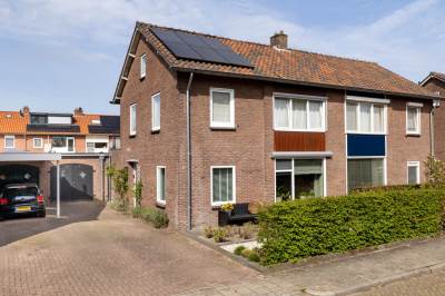 Woning Deken van der Waardenlaan 6 Almelo