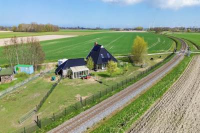 Woning Meedsterweg 8 Uithuizermeeden
