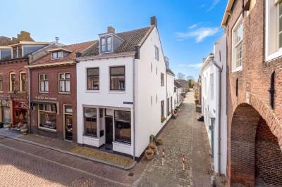 Woning Voorstraat 13 Buren (GE)