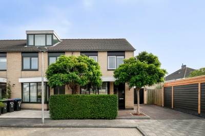 Woning Carrie van Bruggenstraat 19 Spijkenisse