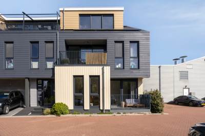 Woning Oeverzicht 2 Roelofarendsveen