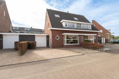 Woning W.J. van der Hooftstraat 34 Meteren