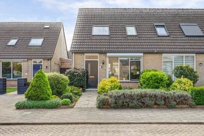 Woning Biezenveld 11 Puttershoek